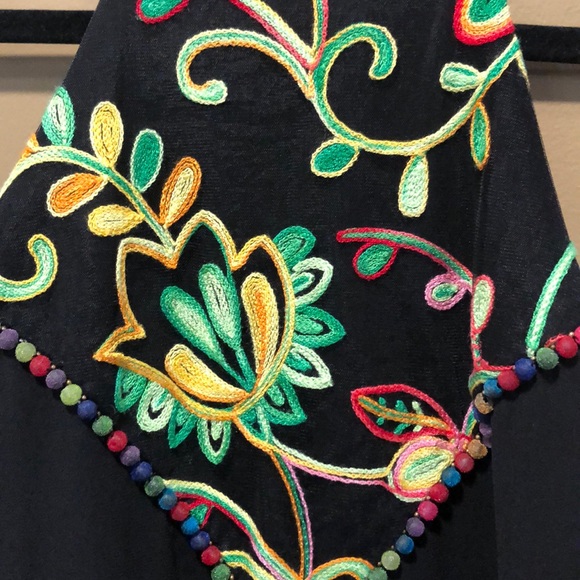 Lulu’s black Shift Dress - Picture 2 of 6